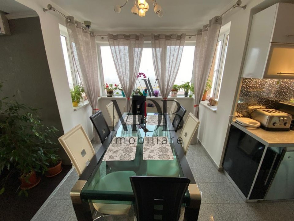 Apartament cu 3 camere, 2 bai, balcon, etaj intermediar, Buna Ziua