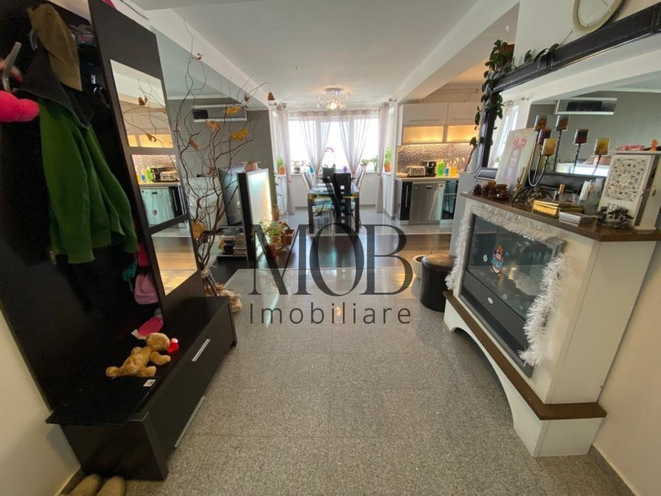 Apartament cu 3 camere, 2 bai, balcon, etaj intermediar, Buna Ziua