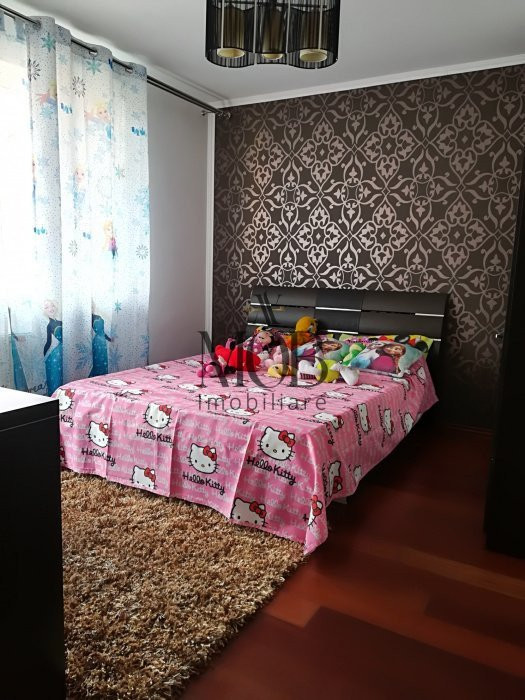 Apartament cu 3 camere, 2 bai, balcon, etaj intermediar, Buna Ziua