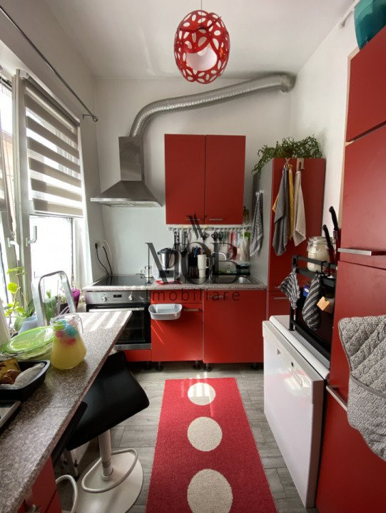 Apartament in VILA, 3 camere, 68 mp, pod, zona Semicentrala