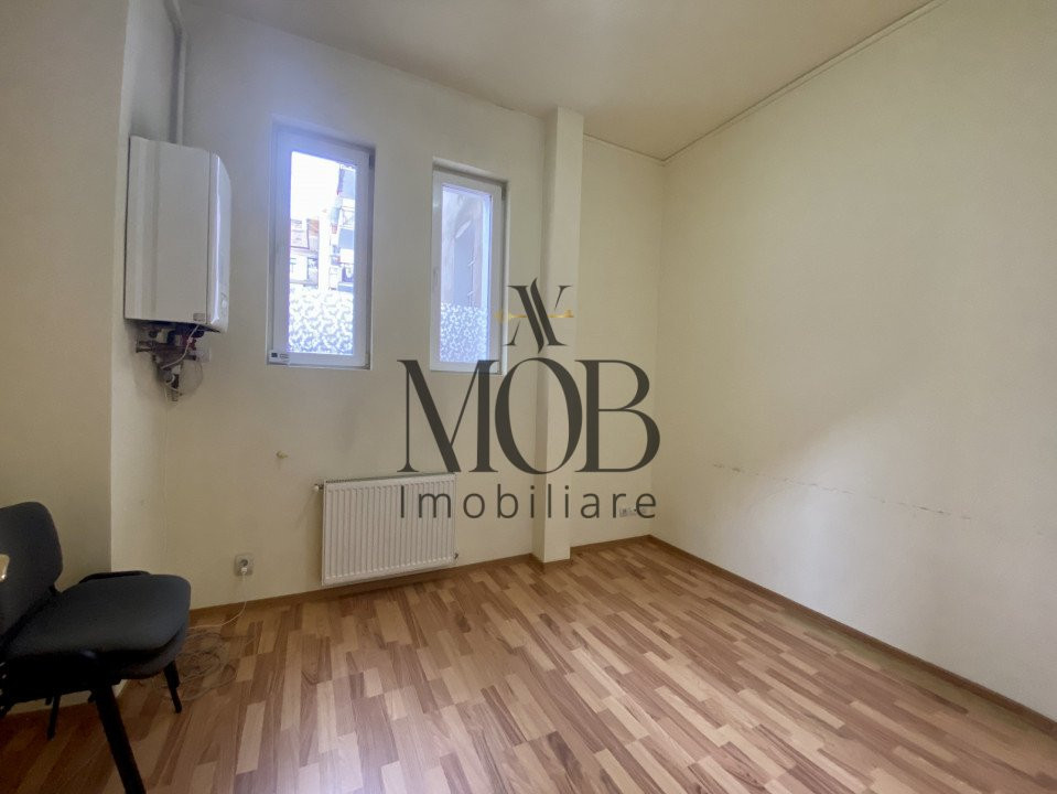 Apartament cu 3 camere, parcare, strada Horea