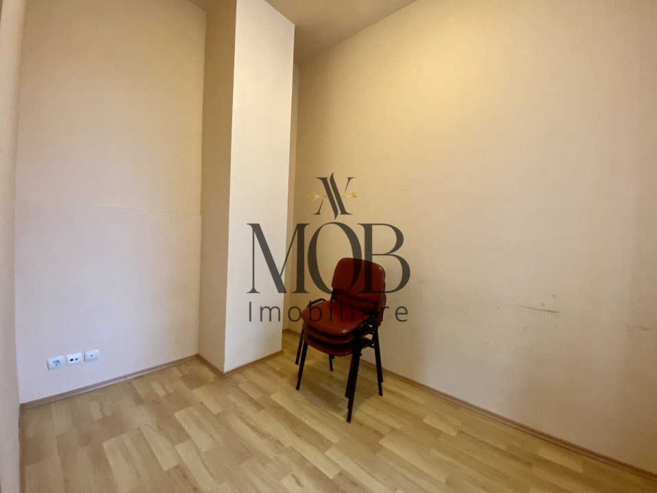 Apartament cu 3 camere, parcare, strada Horea