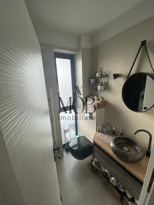 Apartament 3 camere, 2 bai, terasa 85 mp, etaj intermediar, garaj, in Buna Ziua