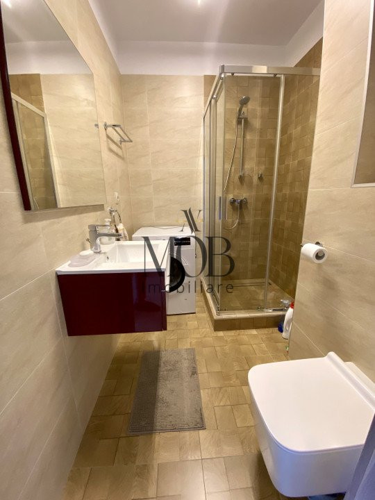 Apartament 3 camere, etaj intermediar, garaj, Intre Lacuri