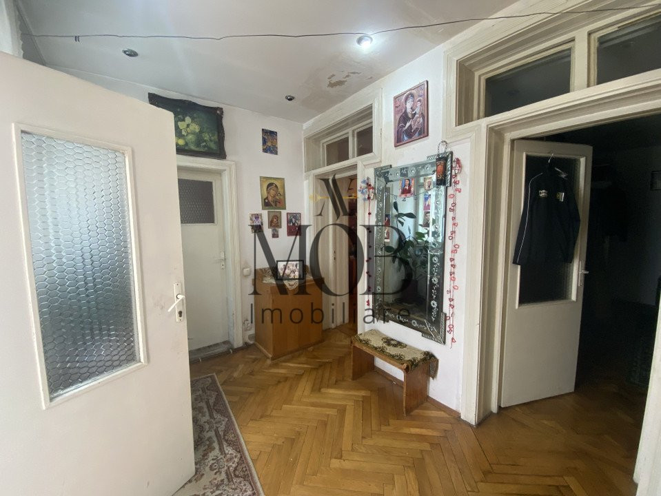 Apartament 4 camere, curte comuna, 2 bai, Gruia