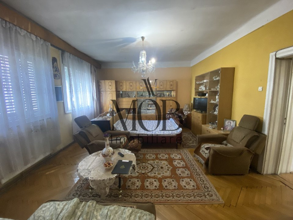 Apartament 4 camere, curte comuna, 2 bai, Gruia