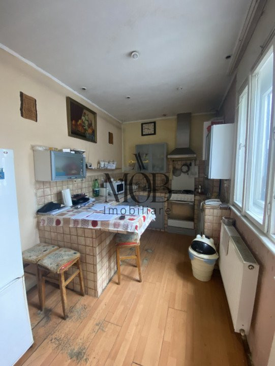 Apartament 4 camere, curte comuna, 2 bai, Gruia