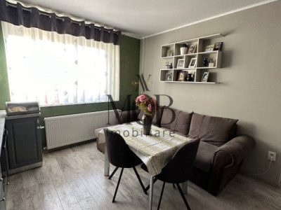 Apartament de 3 camere, balcon, etaj intermediar, parcare, zona Casa Zanelor