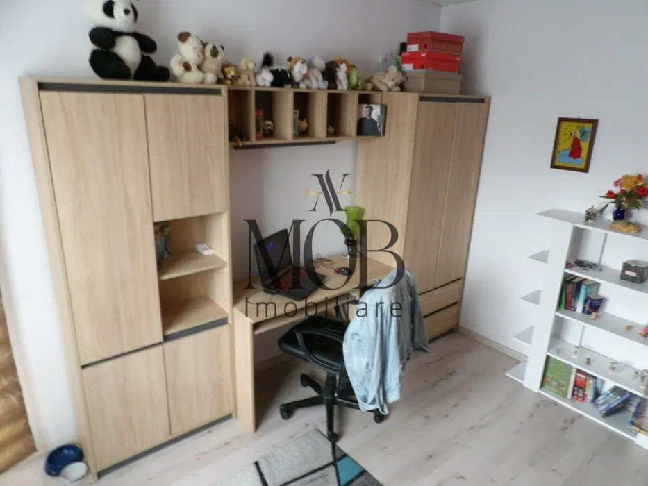 Apartament 3 camere, 2 bai, balcon, parcare, Sesului de Sus