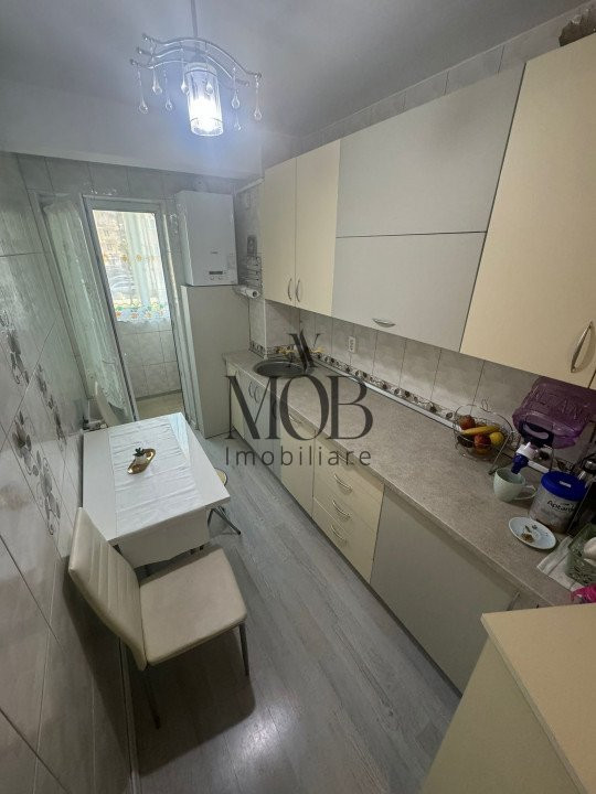 Apartament 3 camere, etaj intermediar, zona Eroilor