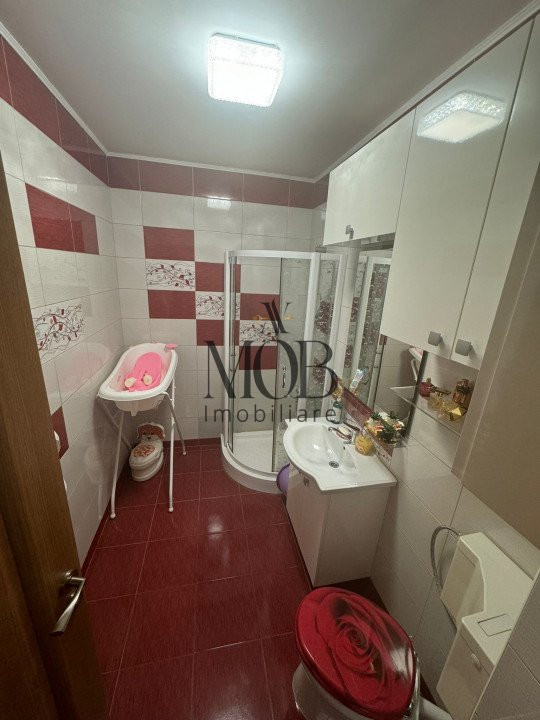 Apartament 3 camere, etaj intermediar, zona Eroilor