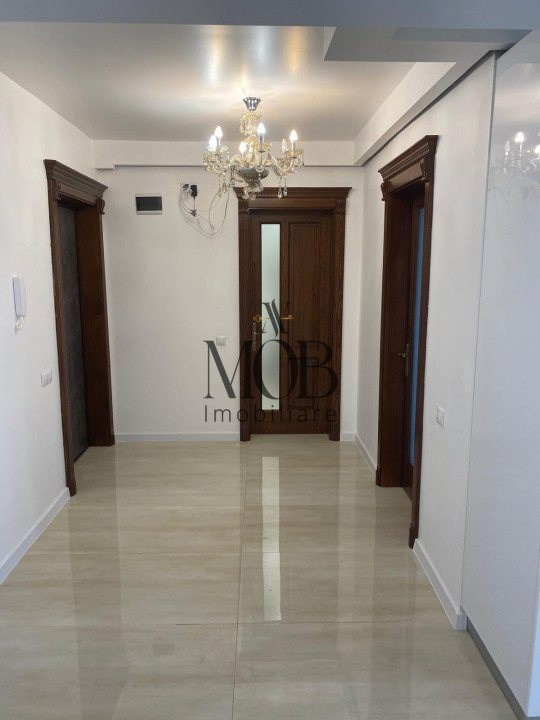 Apartament 3 camere, 2 bai, 76 mp, etaj intermediar, parcare, Eroilor