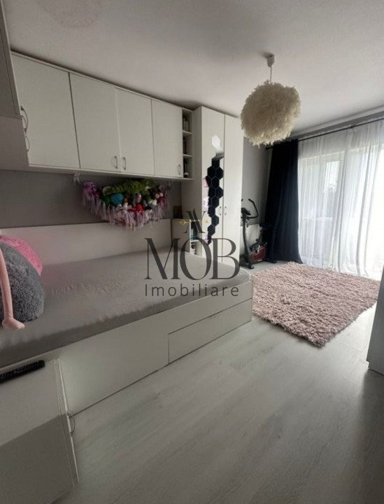 Apartament 2 camere decomandate, etaj intermediar, balcon, parcare, Șesul de Sus