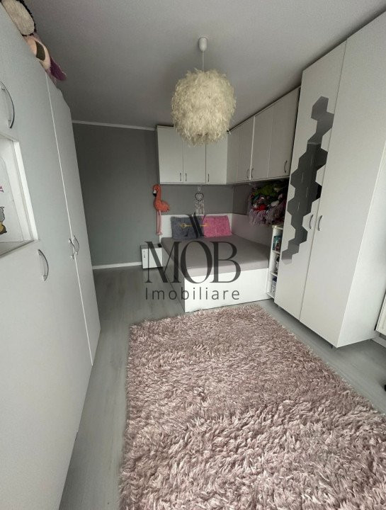 Apartament 2 camere decomandate, etaj intermediar, balcon, parcare, Șesul de Sus