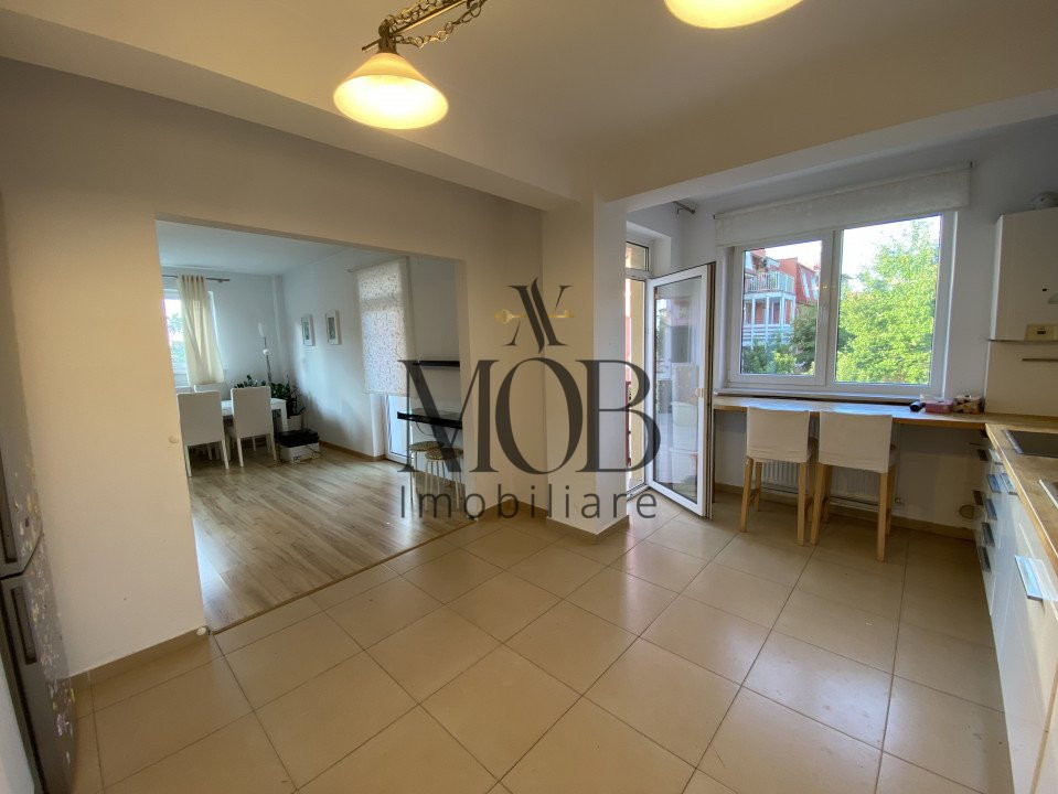 Apartament cu 3 camere, 2 bai, terasa, etaj intermediar, garaj, in Buna Ziua