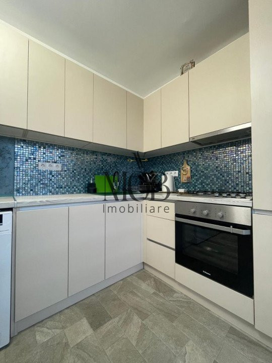 Apartament 2 camere, terasa, etaj intermediar, garaj, zona Teilor