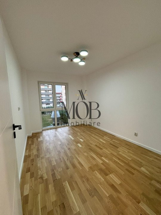 Apartament 3 camere, 2 bai, balcon, 72 mp utili, garaj, zona Razoare.