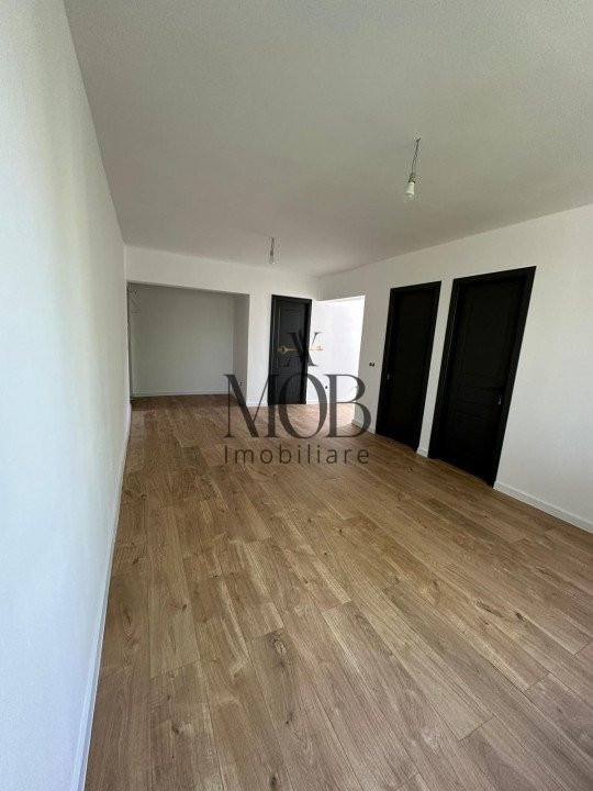 Apartament 3 camere, balcon, Semicentral