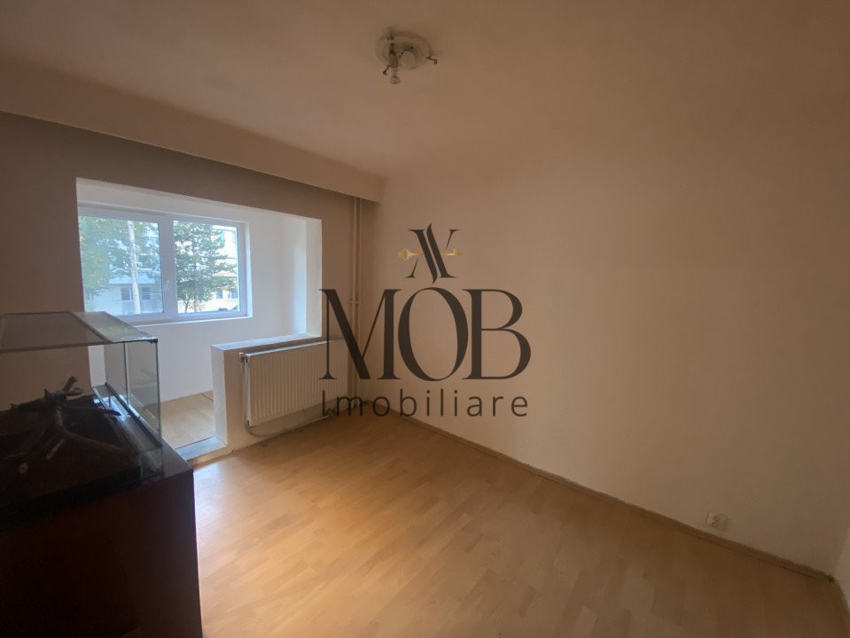 Apartament 3 camere decomandate, 2 bai, etaj intermediar, boxa, Intre Lacuri