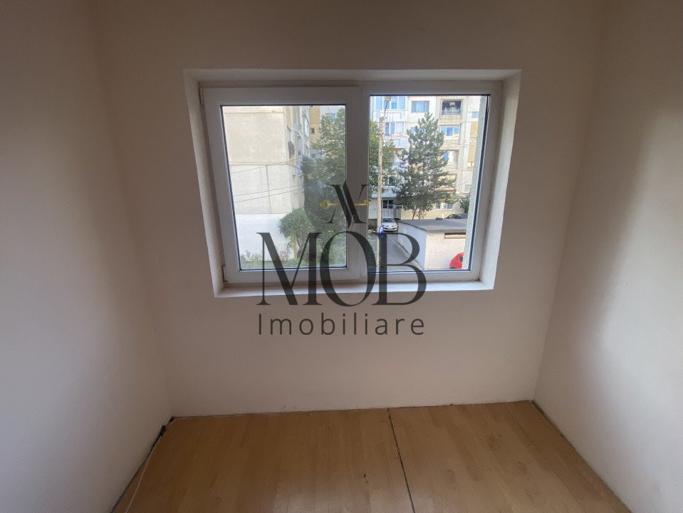 Apartament 3 camere decomandate, 2 bai, etaj intermediar, boxa, Intre Lacuri