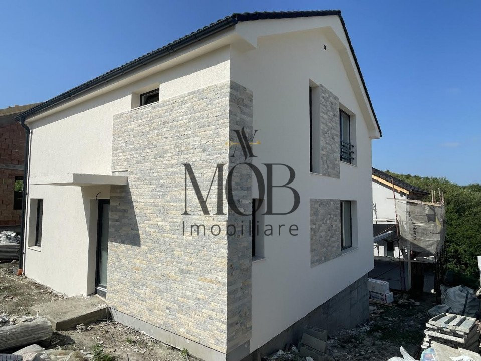 Duplex 4 camere, garaj, curte, Dezmir