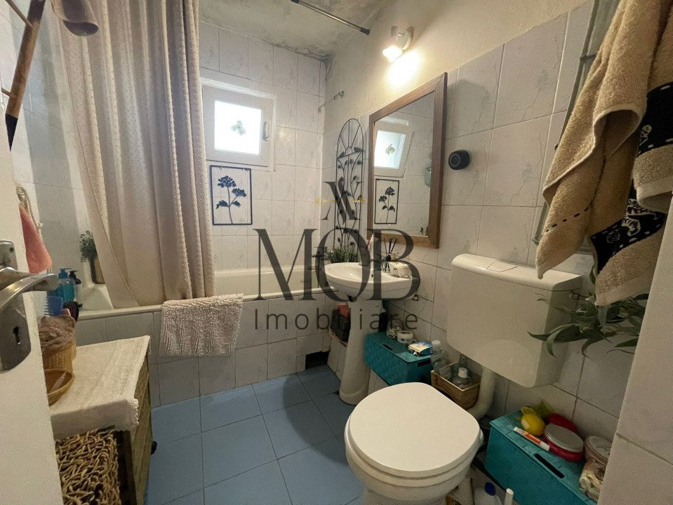 Apartament 3 camere decomandate, 62 MP, Baci zona Regal