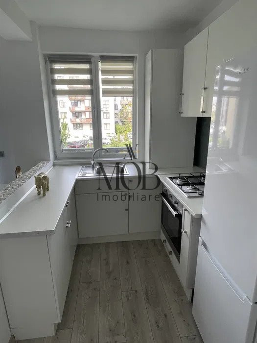 Apartament 3 camere, 50mp, etaj intermediar, balcon, zona Tineretului