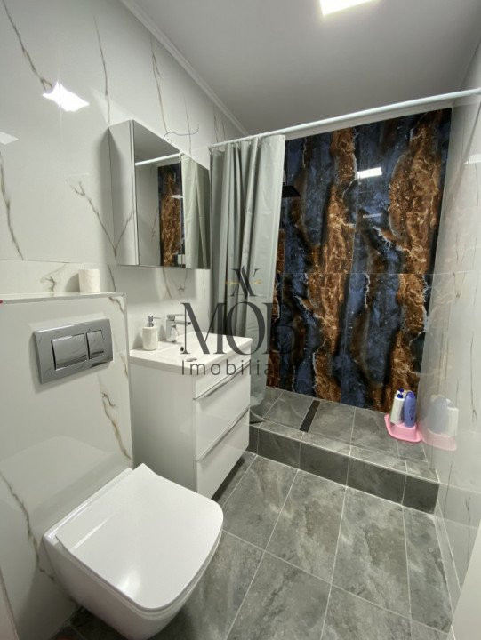 Apartament cu 3 camere, parcare, Tineretului