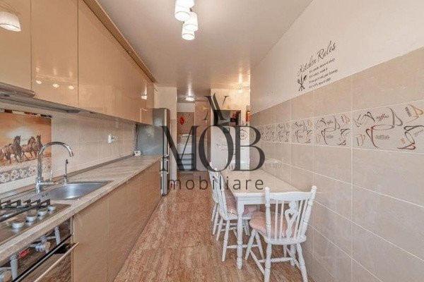 Apartament 3 camere decomandate, balcon, garaj, parcare, Stejarului- Floresti