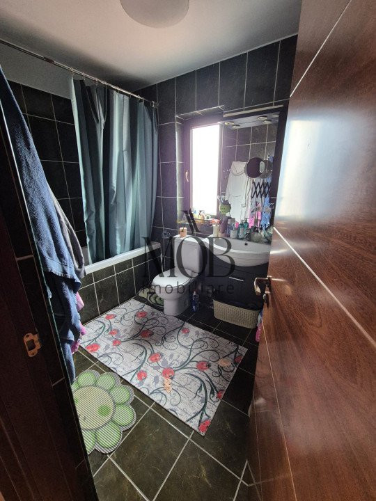 Casa tip duplex cu 5 dormitoare, curte cu gradina, parcare. Zona strazii Iazului