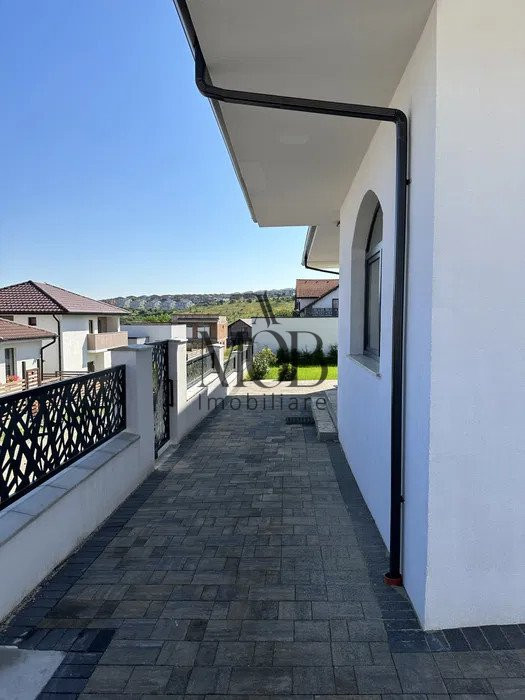 Casa 5 camere, Dezmir