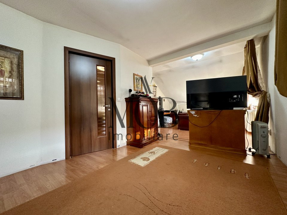 Casa tip duplex, 6 camere, strada Campului