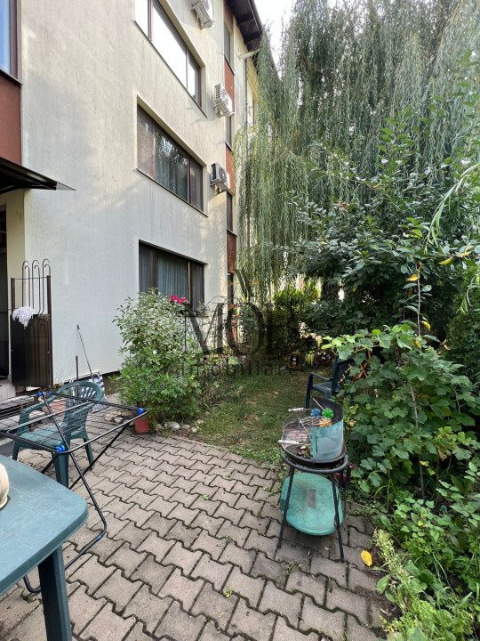 Apartament 3 camere decomandate, balcon, gradina. Zona Eroilor Floresti.