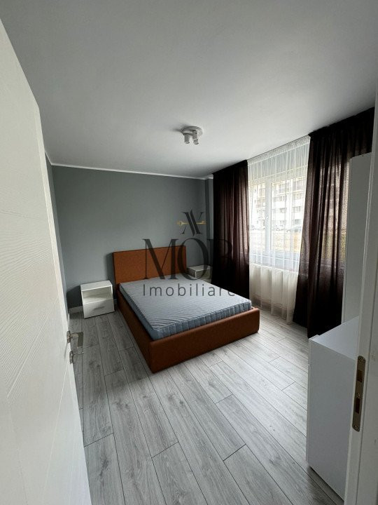 Apartament de vanzare, 3 camere, parcare, zona Tineretului