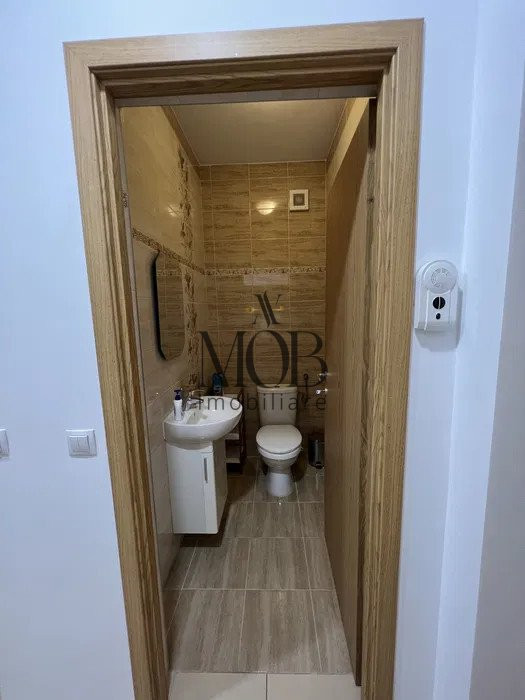 Apartament 3 camere, 2 bai, 76 mp utili, balcon, parcare, zona Stadionului