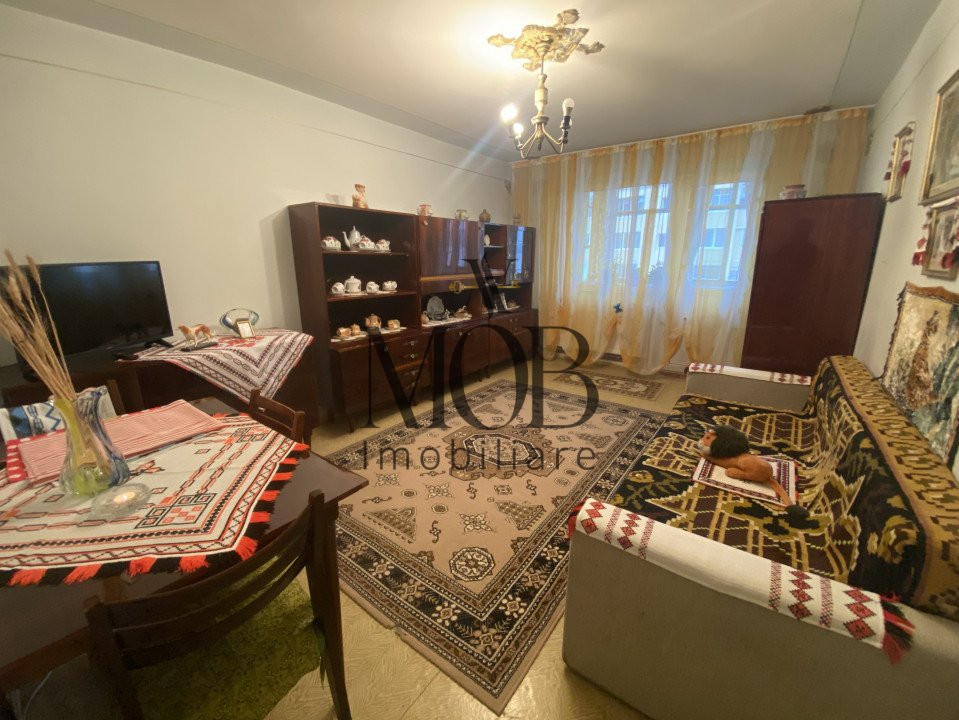 Apartament 3 camere decomandate, etaj intermediar, Manastur